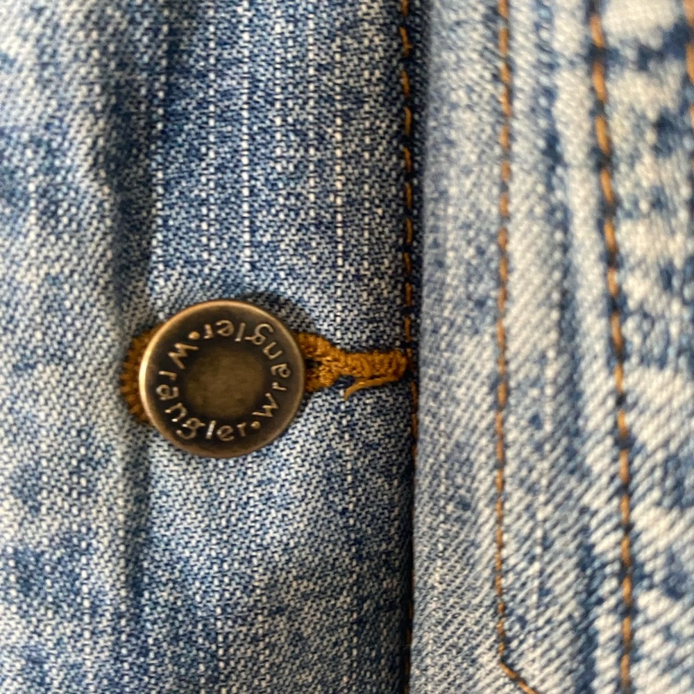 Vintage Wrangler Blue Denim Jacket. - Picture 7 of 9